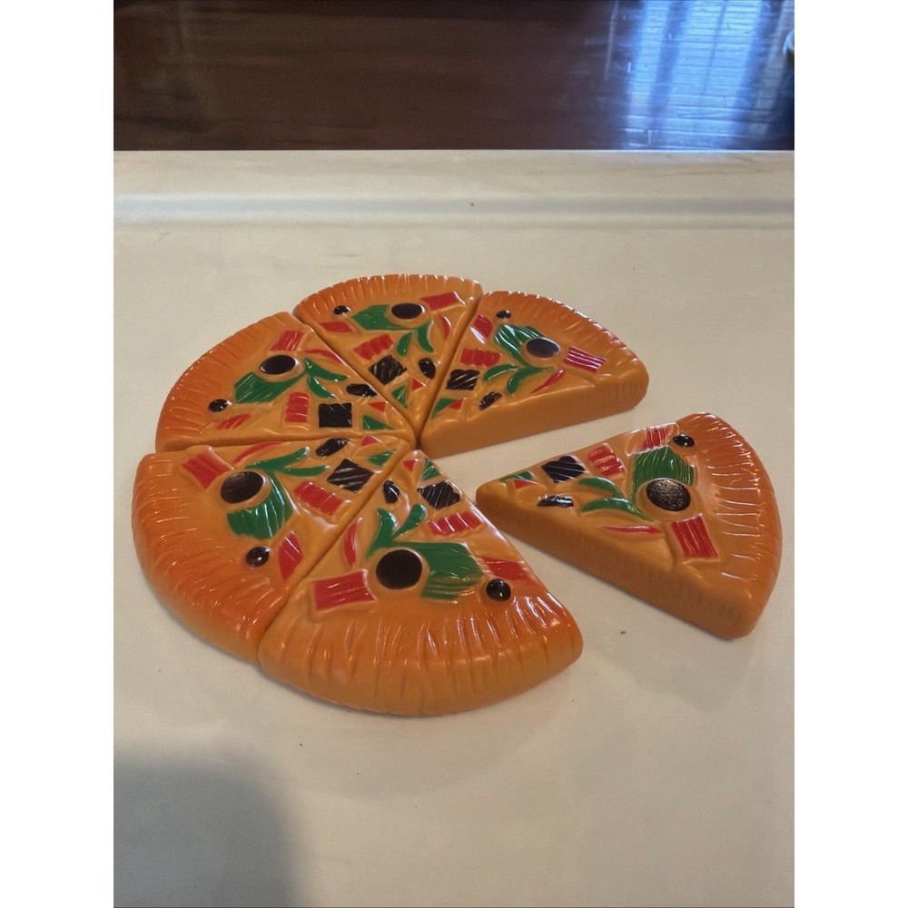 VTG Pretend Play Food Pizza Pie 6 Slices 80s 90s kitchen plastic retro